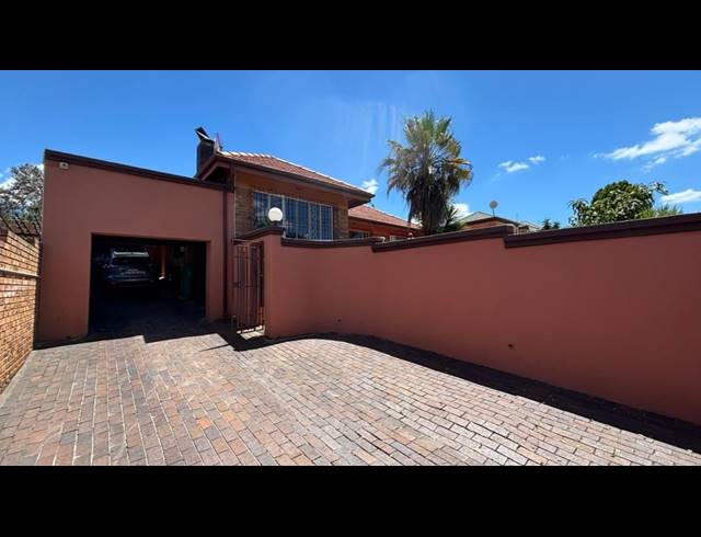 3 BEDROOM HOUSE FOR SALE IN LINMEYER